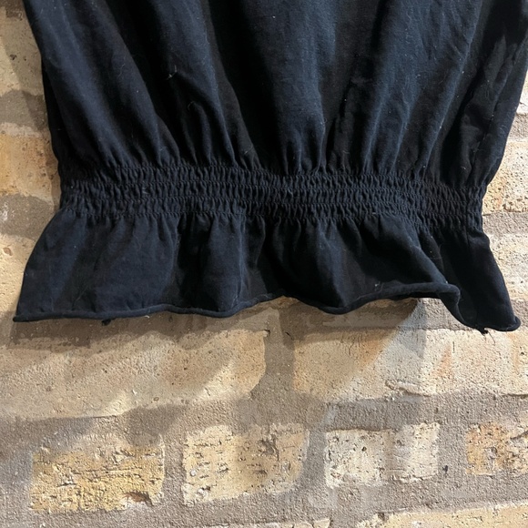 Chic Black Ruffle Hem Tee - Zara (Size Medium) - Picture 3 of 4